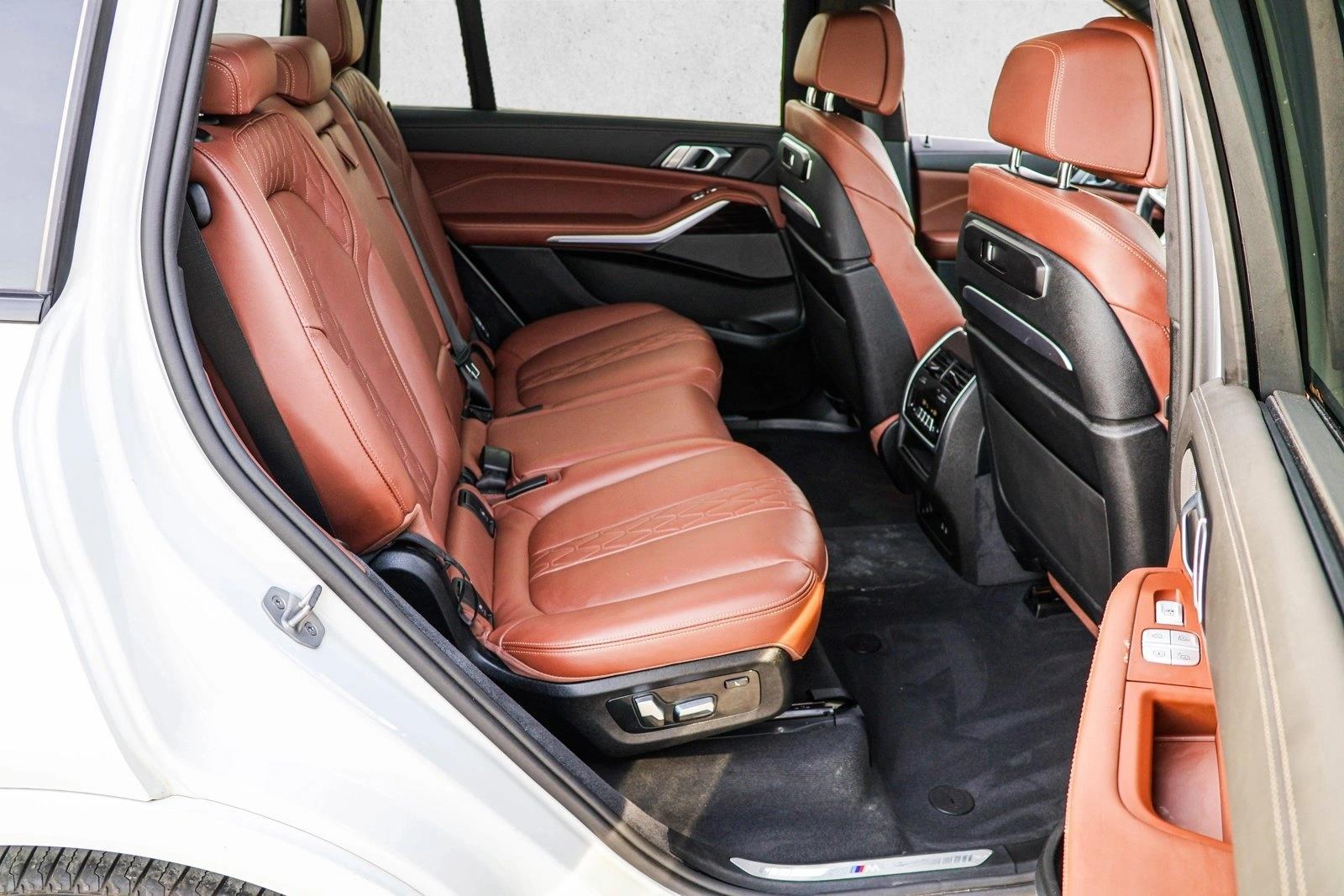 2025 BMW X7 - Image 26