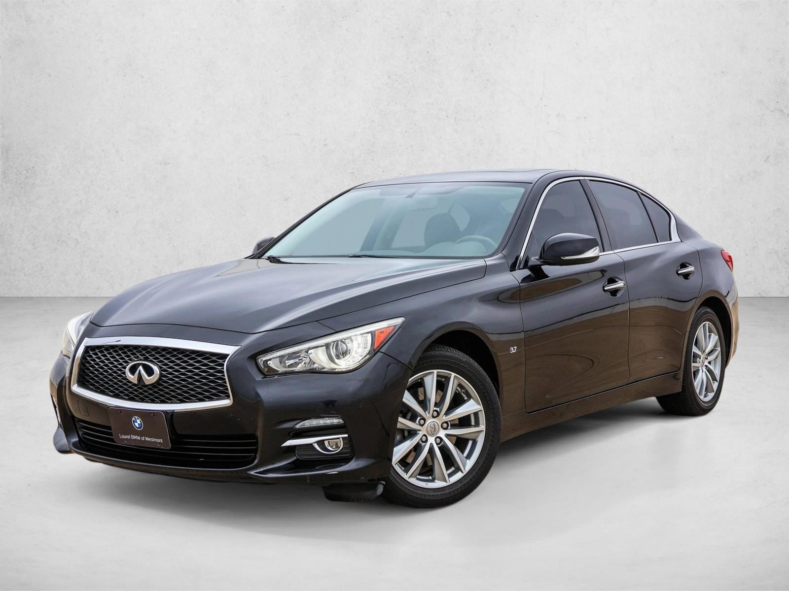 2015 INFINITI Q50 Base