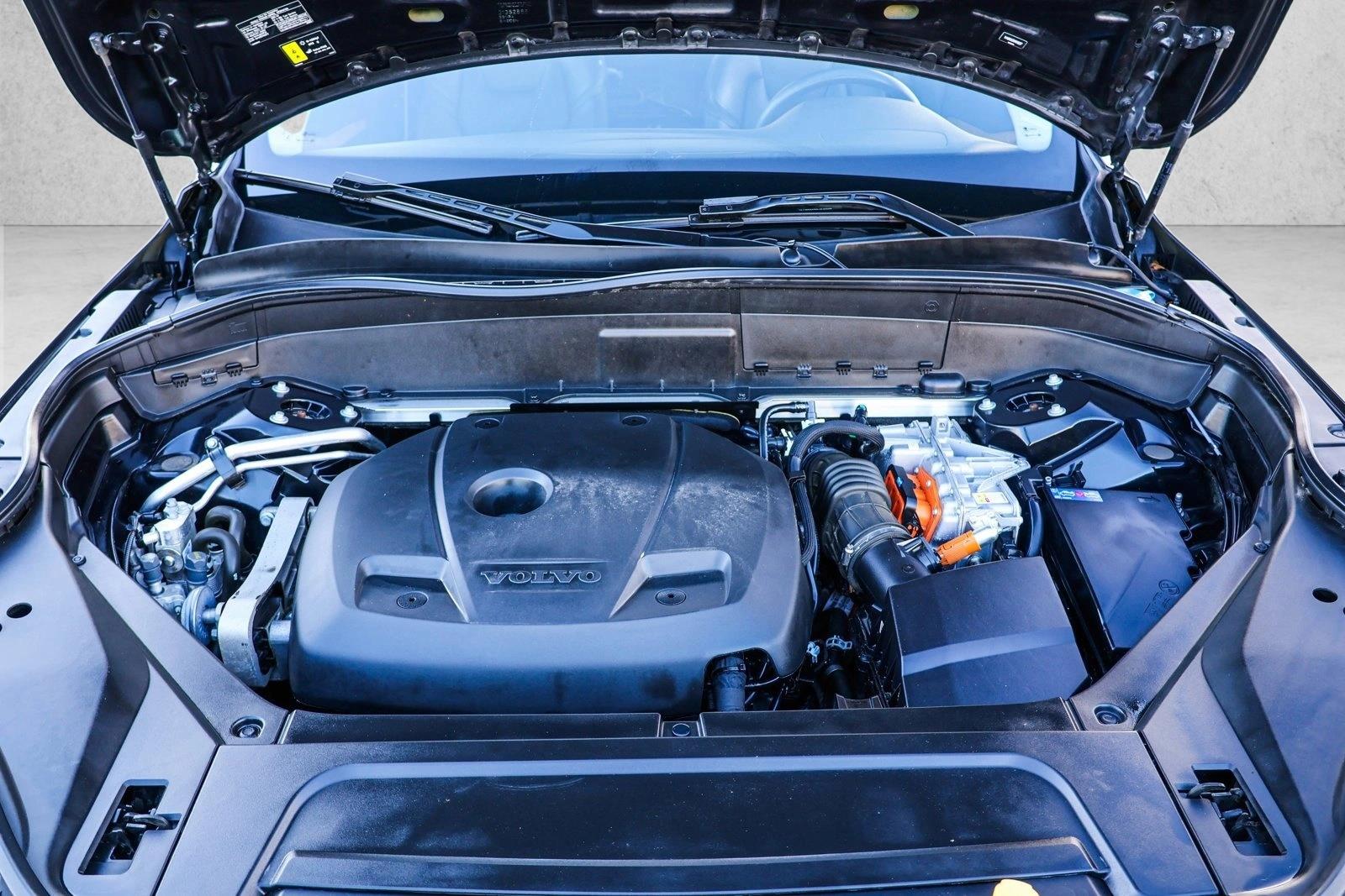 2022 VOLVO XC90 - Image 29