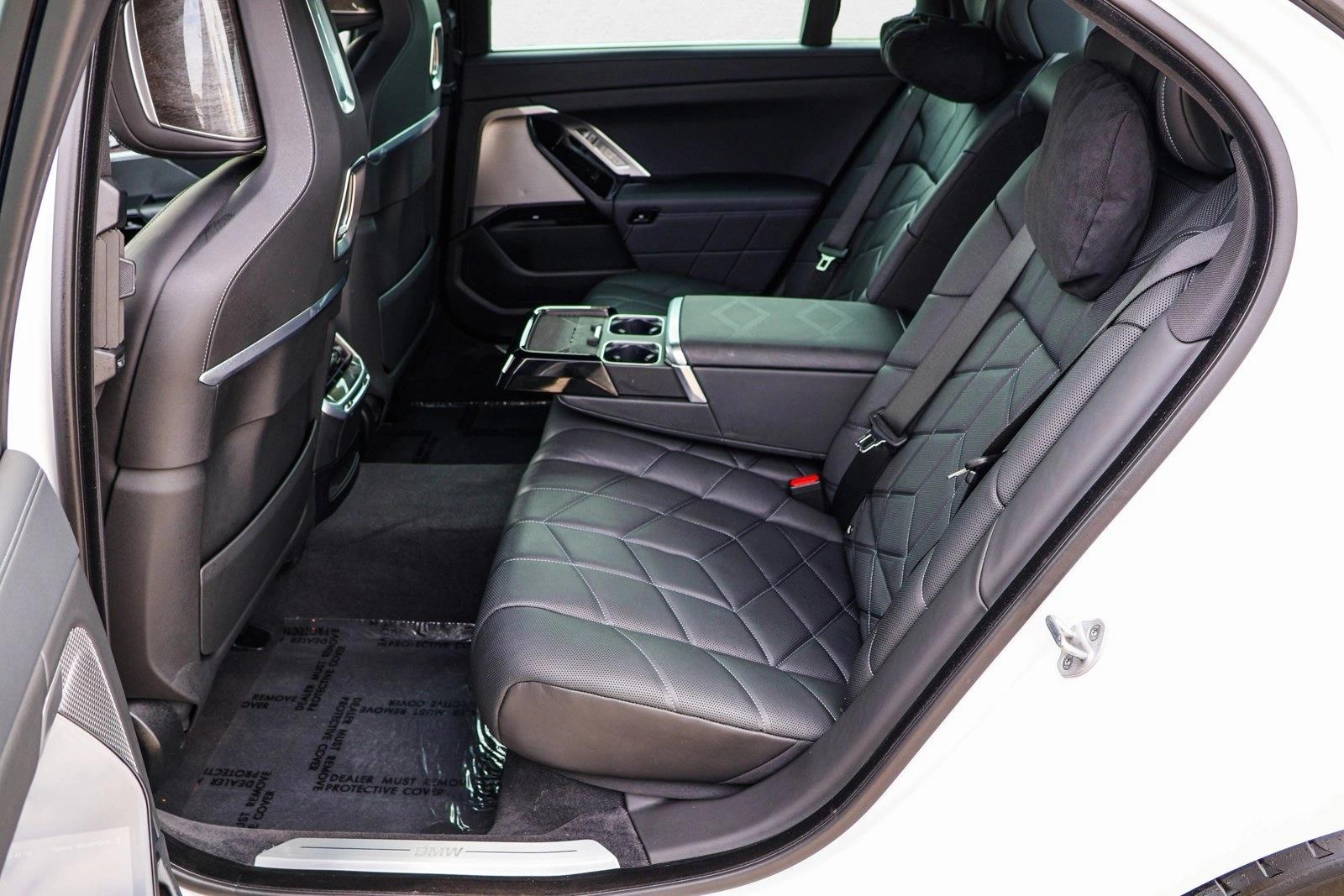 2024 BMW I7 - Image 22