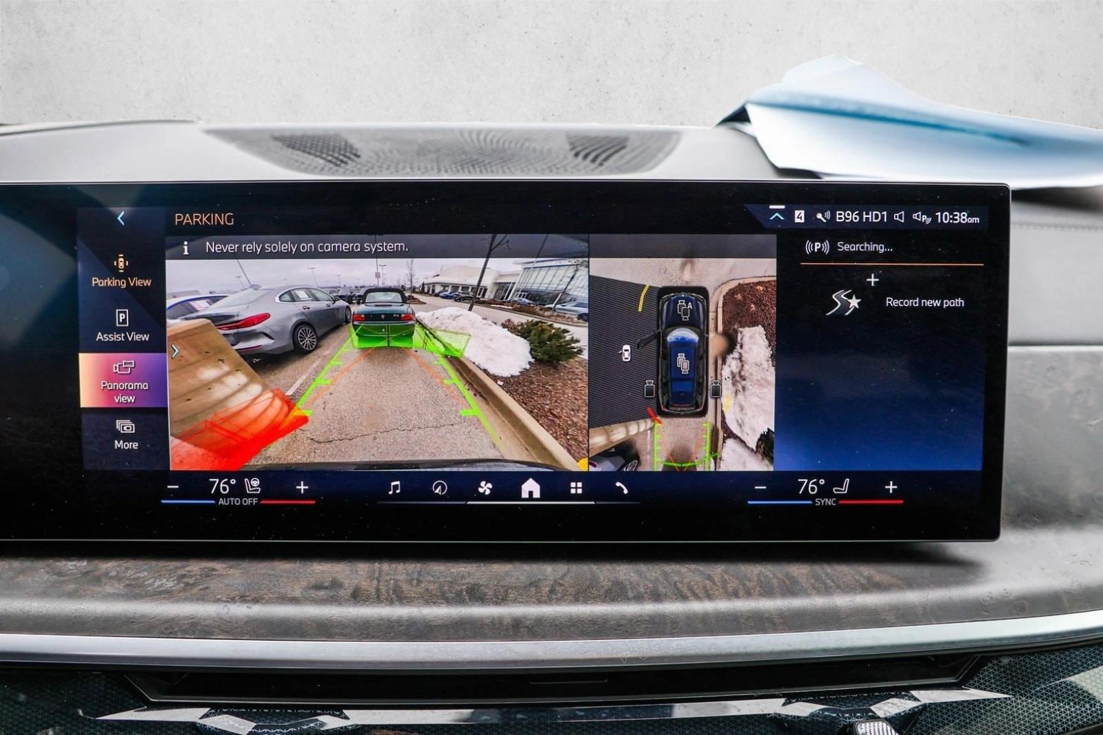 2025 BMW X7 - Image 19