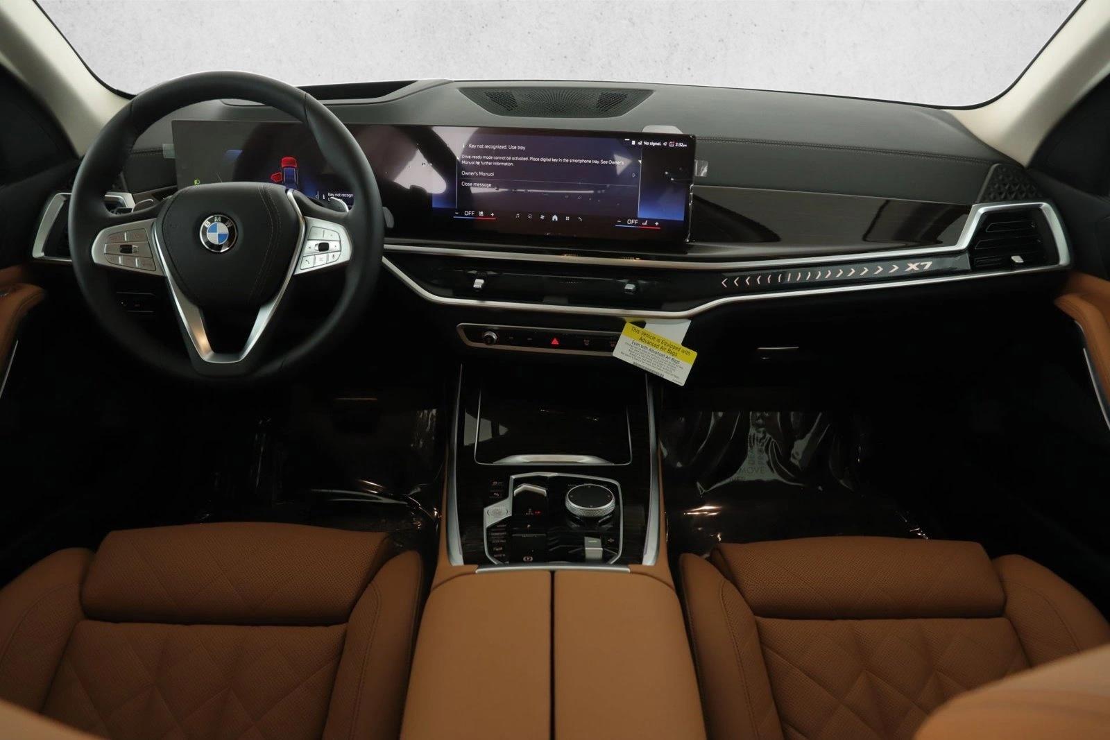 2025 BMW X7 - Image 16