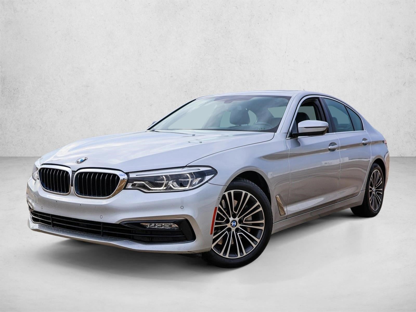 2017 BMW 5 Series 530i xDrive Sedan's photo
