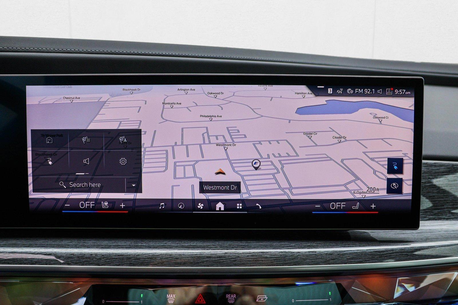 2025 BMW i7 50 - Photo 16