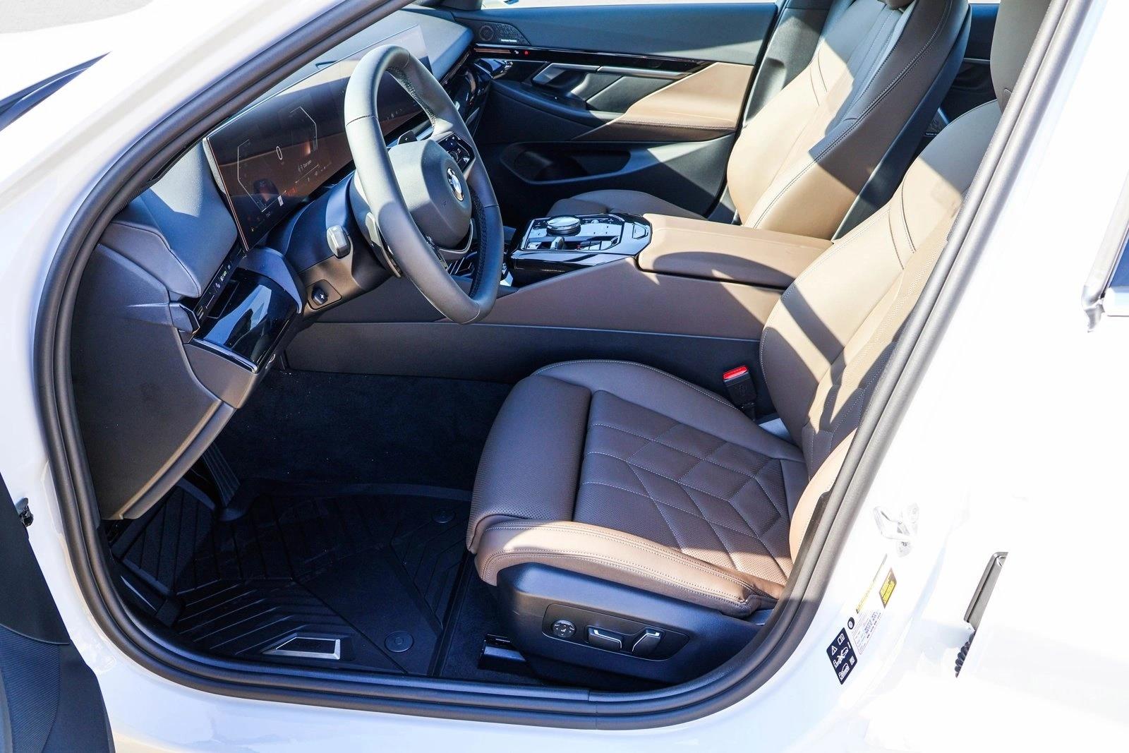 2025 BMW 530I - Image 12