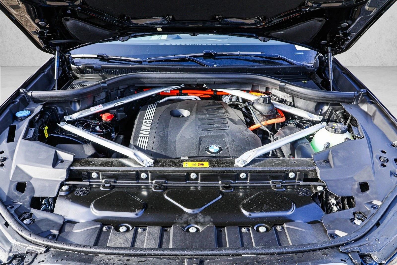 2025 BMW X5 - Image 25