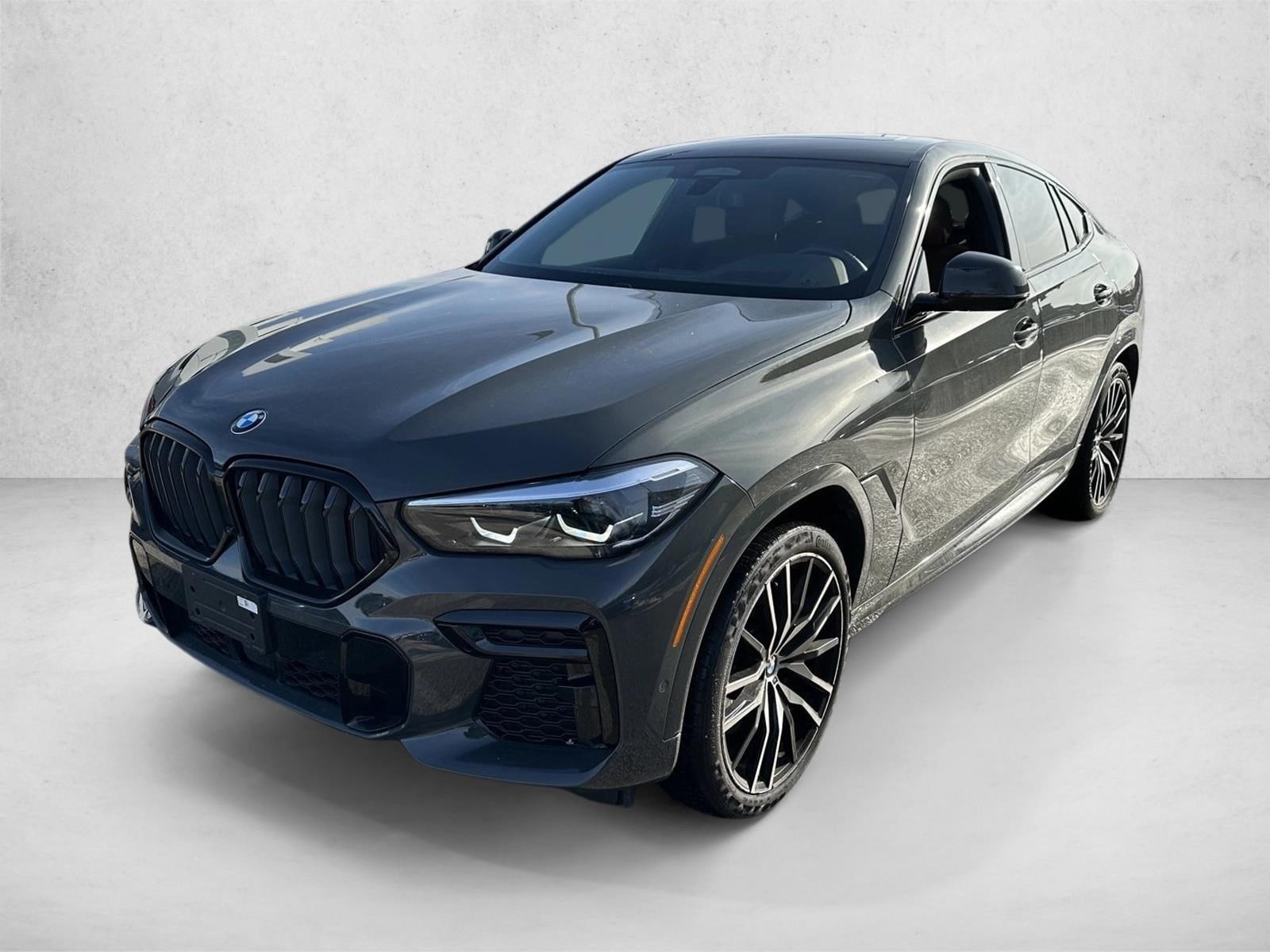 2022 BMW X6 M50i's photo