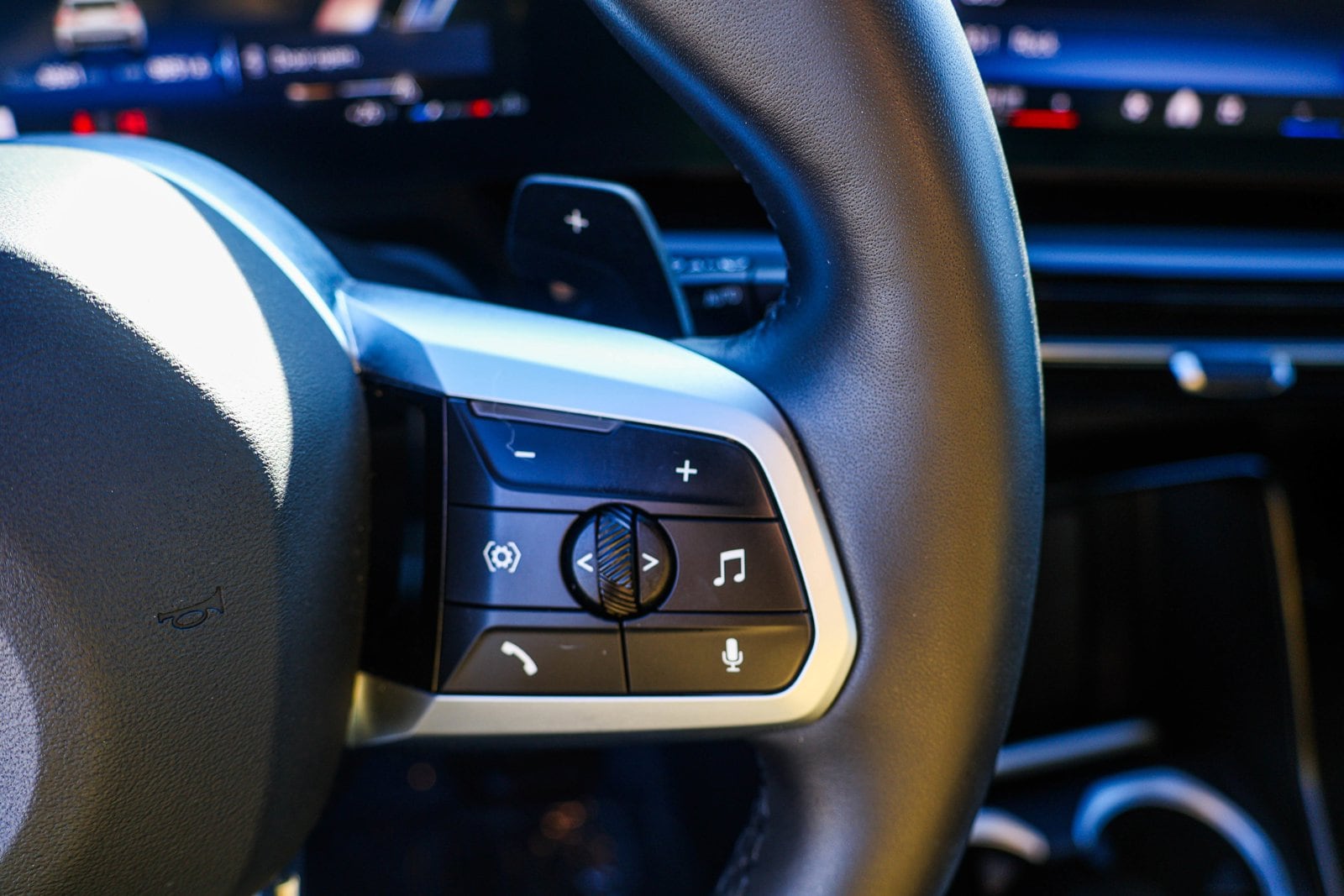 2025 BMW X1 - Image 16