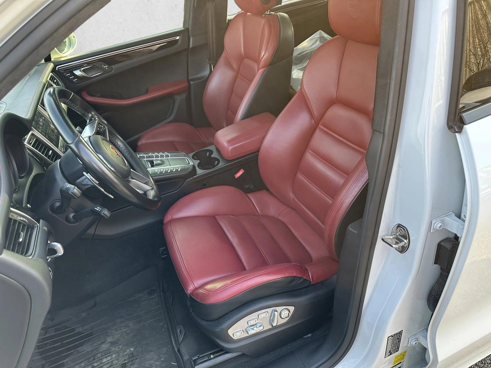 2017 PORSCHE MACAN - Image 13