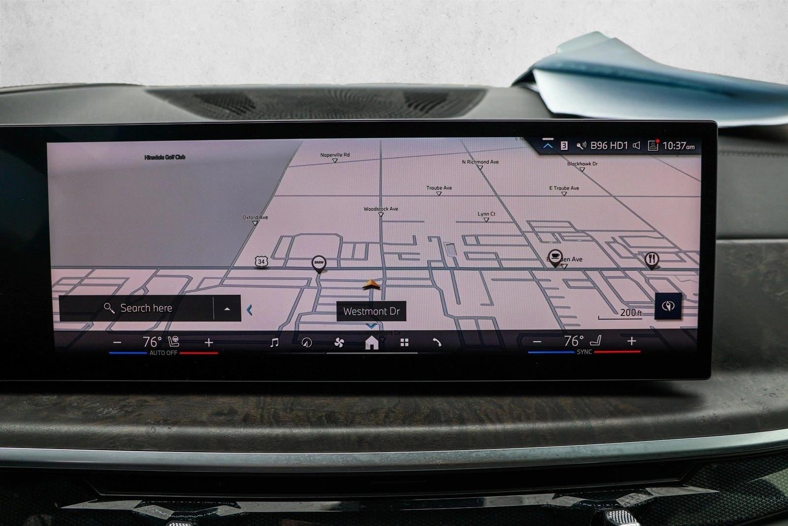 2025 BMW X7 - Image 18