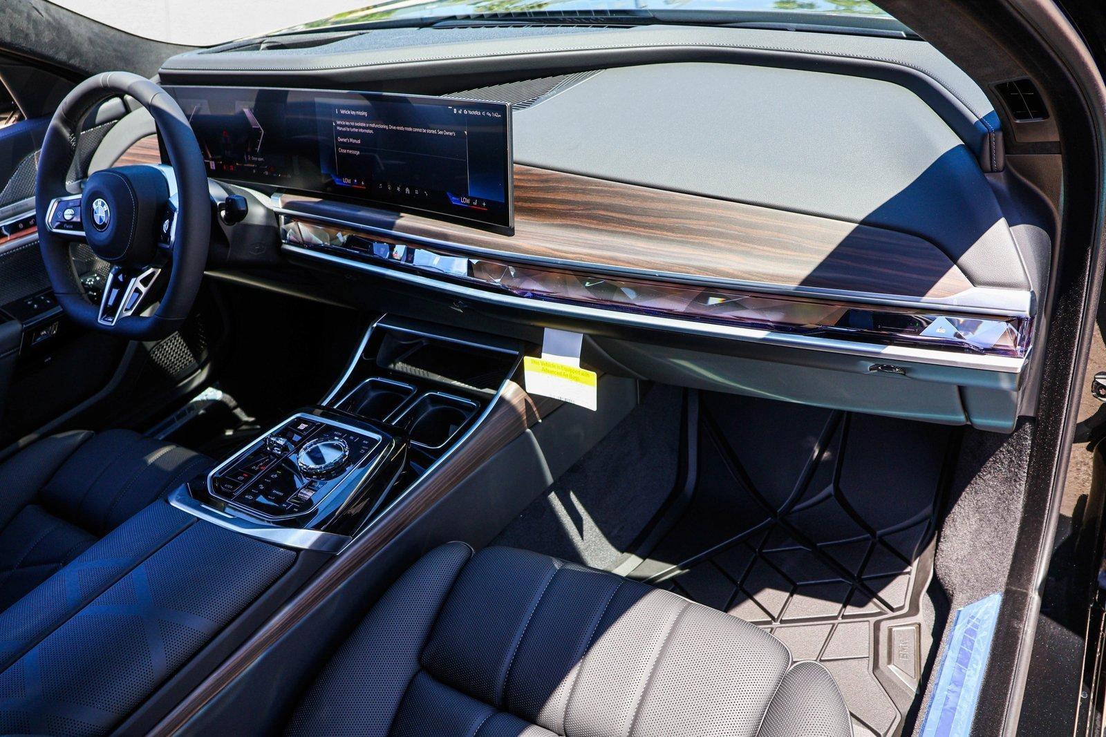 2025 BMW 7 Series 760i - Photo 25