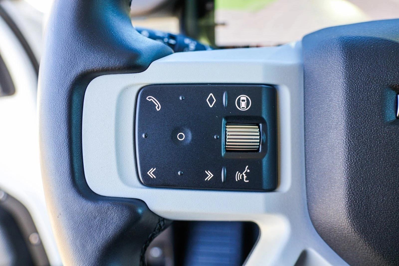 2024 LAND ROVER DEFENDER - Image 14