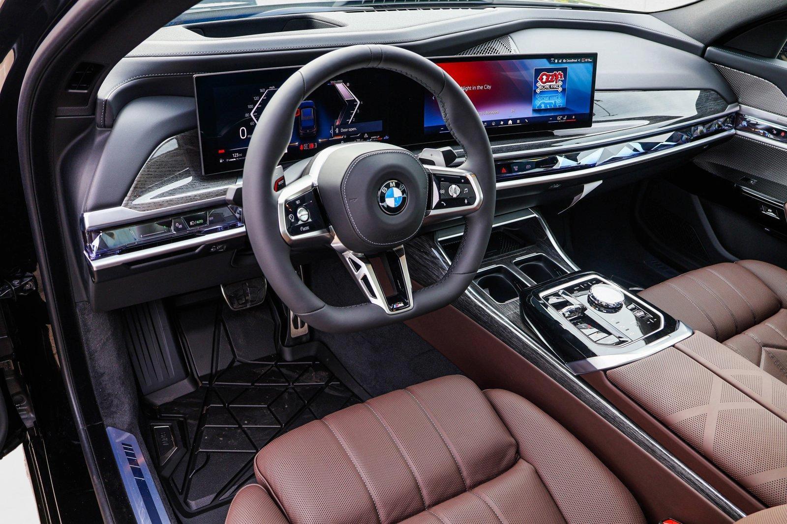 2025 BMW 7 Series 760i - Photo 10