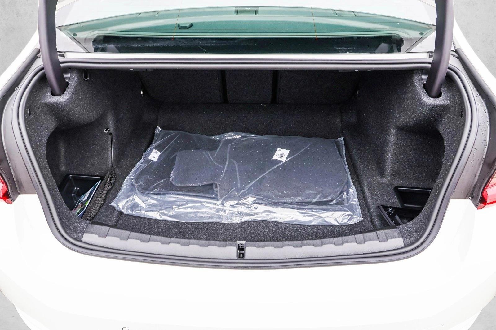 2025 BMW 330I - Image 23