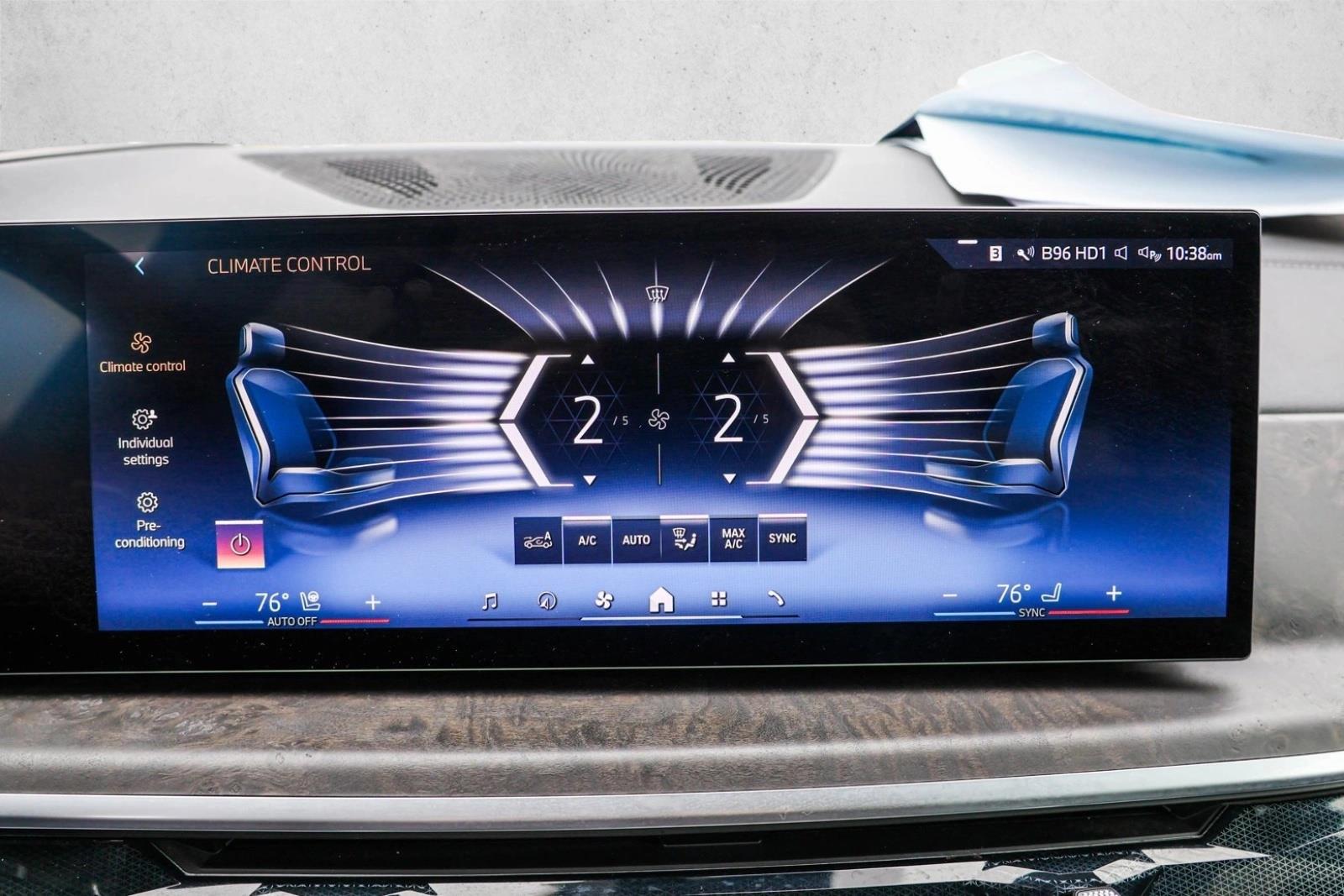 2025 BMW X7 - Image 20