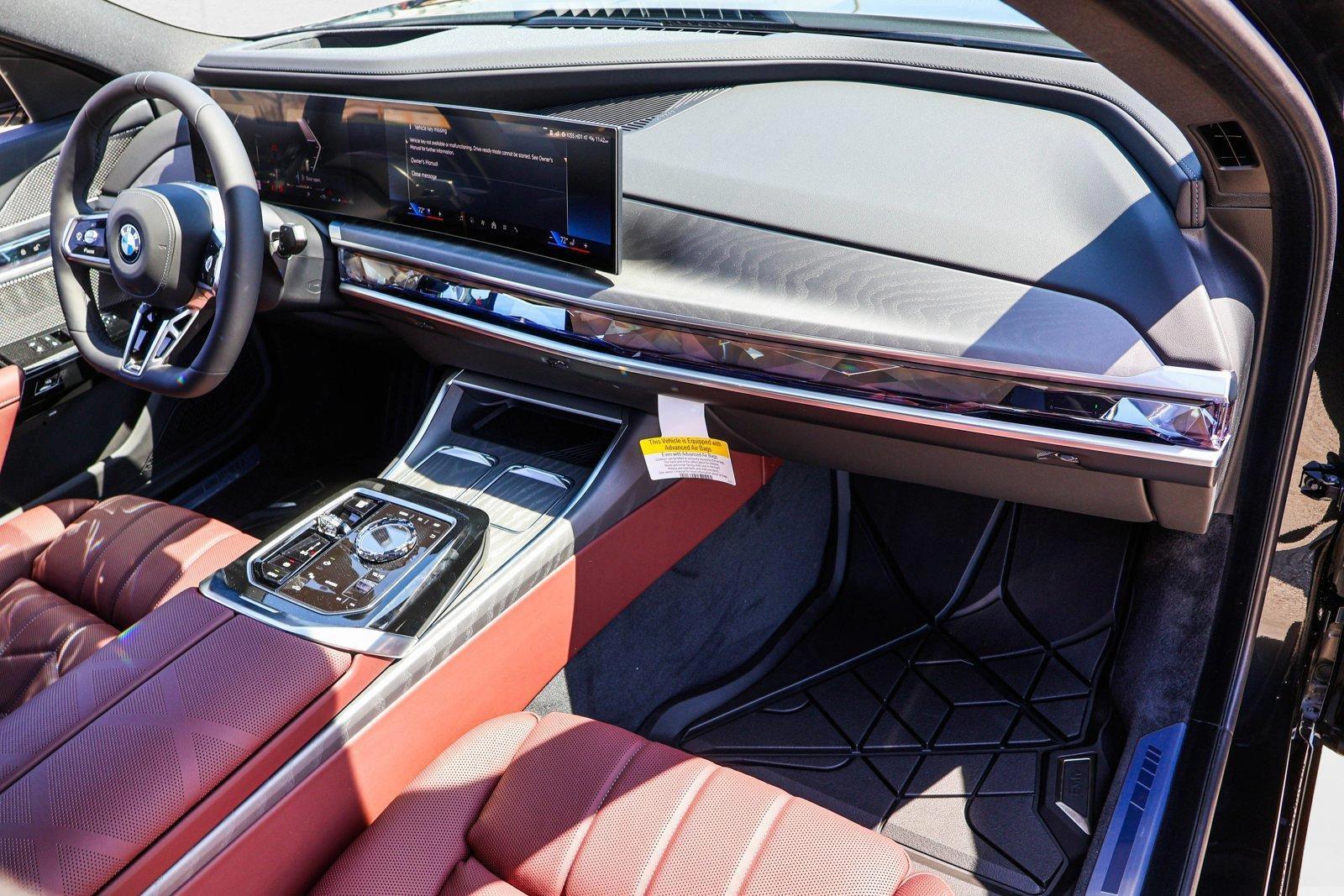 2025 BMW 7 Series 760i - Photo 25