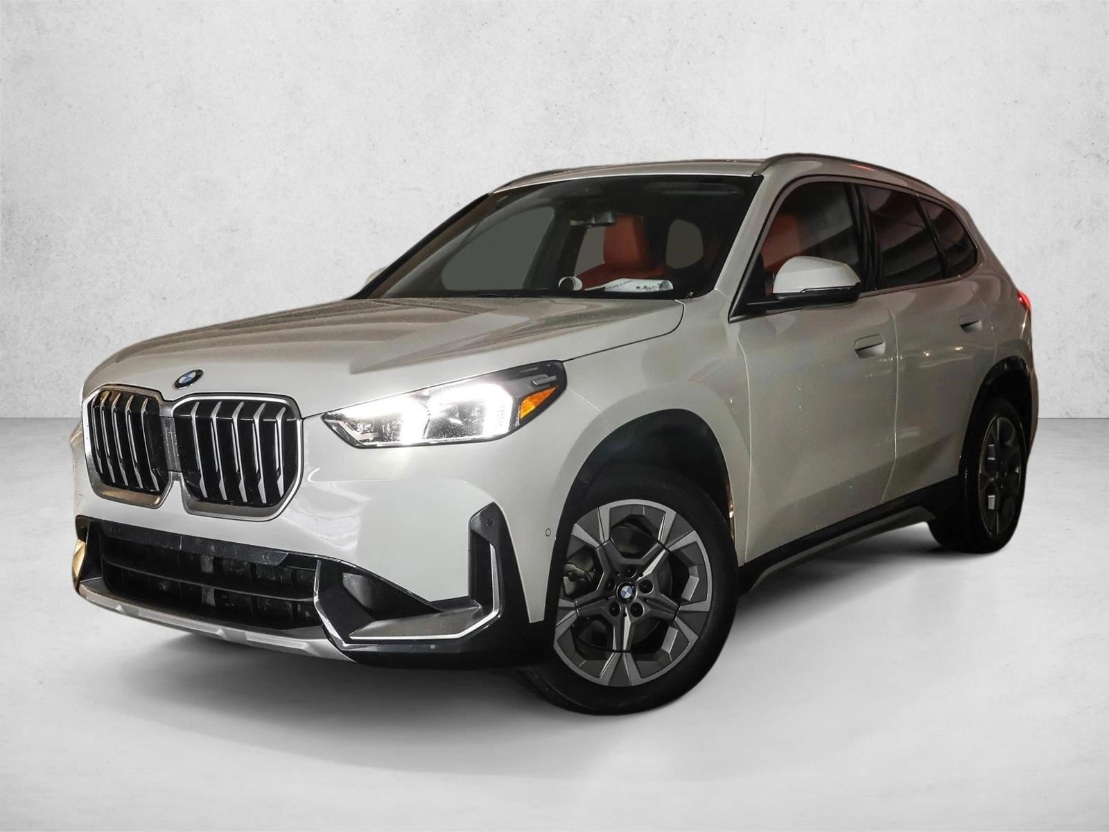 2025 BMW X1 28i's photo