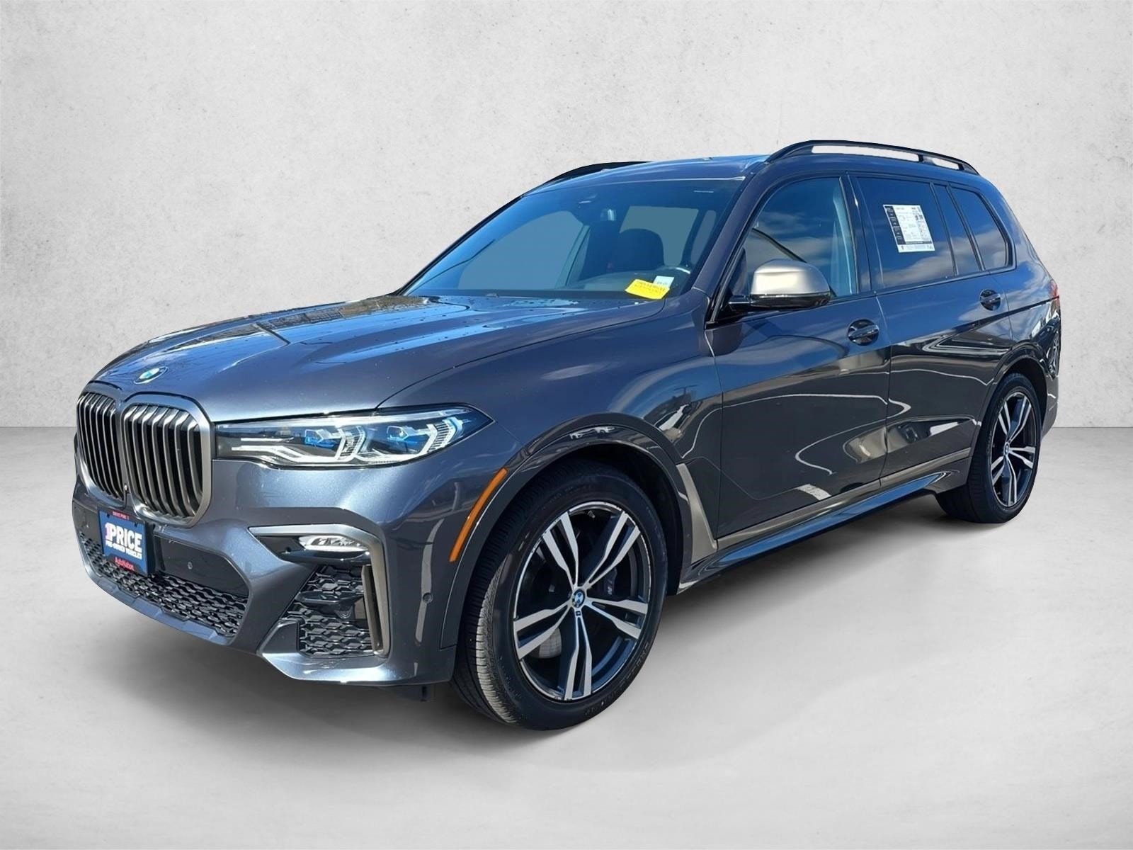 2021 BMW X7 M50i's photo