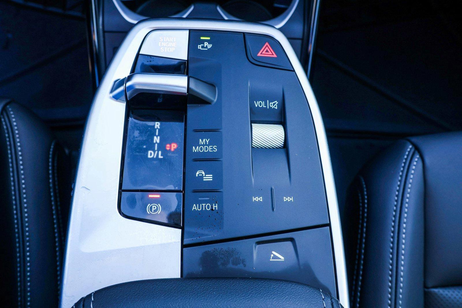 2025 BMW X1 - Image 19