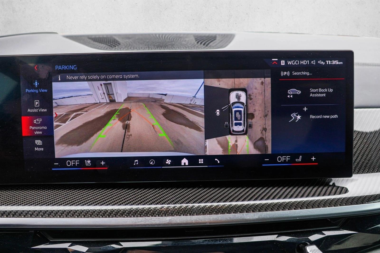 2025 BMW X7 - Image 19