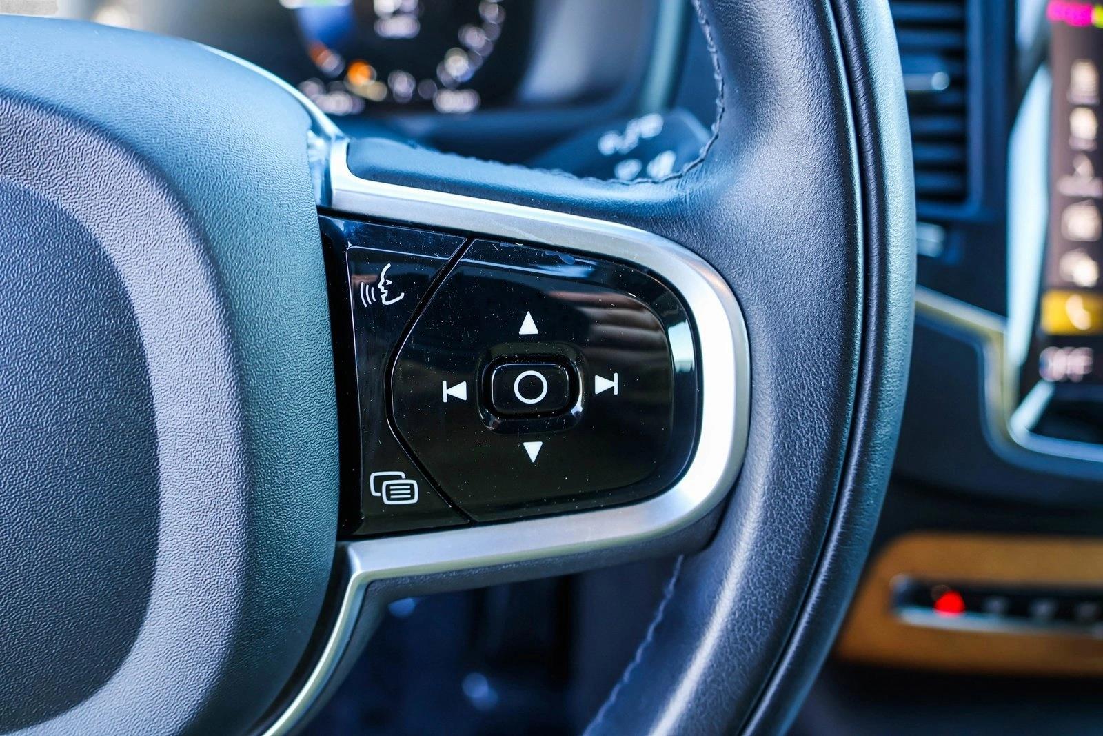 2022 VOLVO XC90 - Image 16