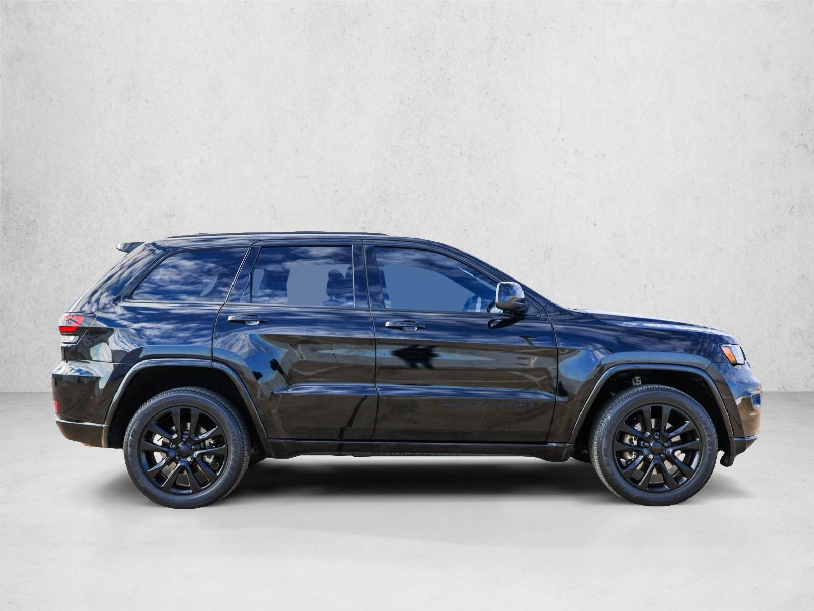 2021 Jeep Grand Cherokee Laredo X photo 4
