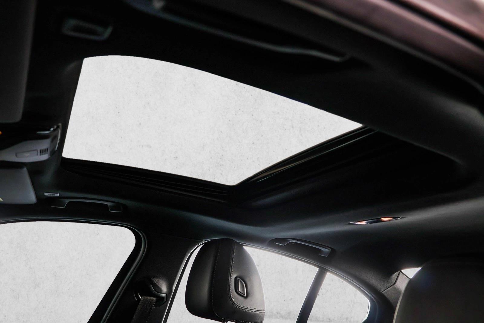 2023 BMW 330I - Image 11