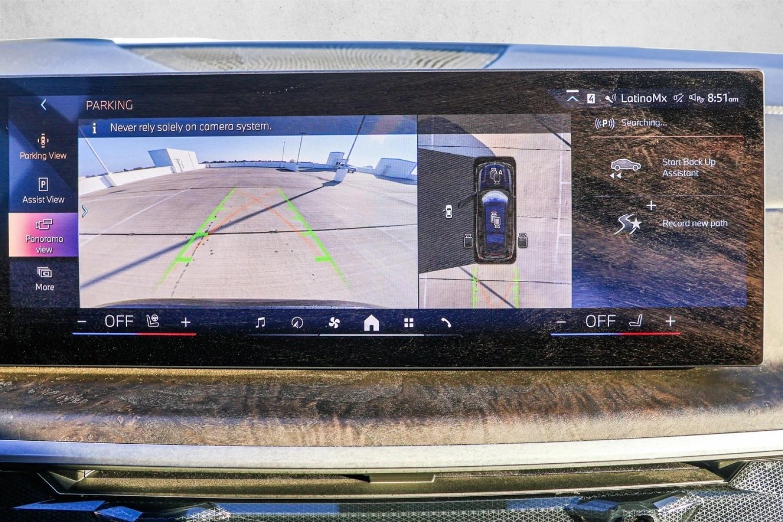 2025 BMW X7 - Image 19