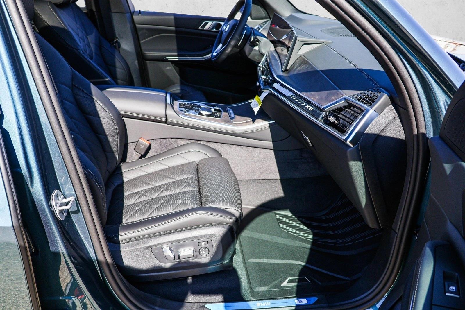 2025 BMW X5 - Image 25