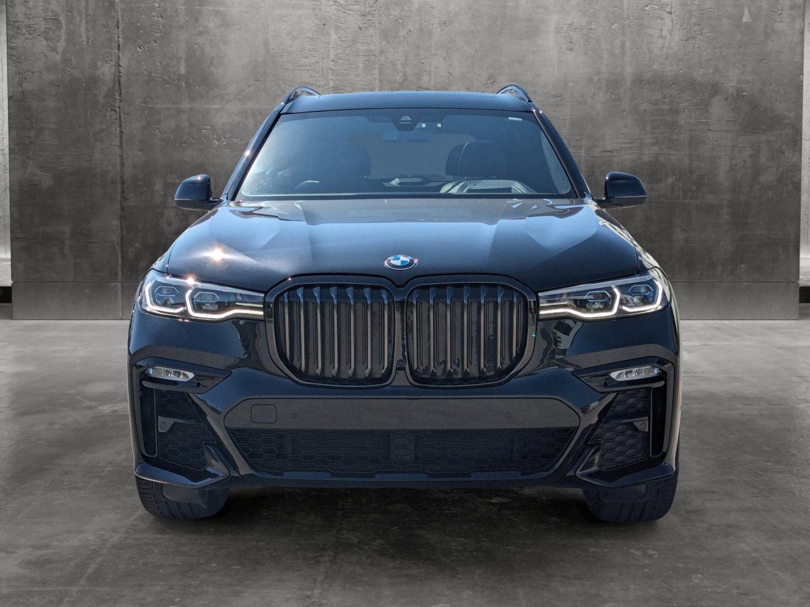 Used 2022 BMW X7 M50i with VIN 5UXCX6C09N9K15269 for sale in Westmont, IL