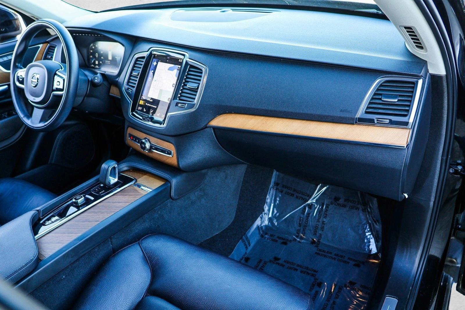 2022 VOLVO XC90 - Image 27