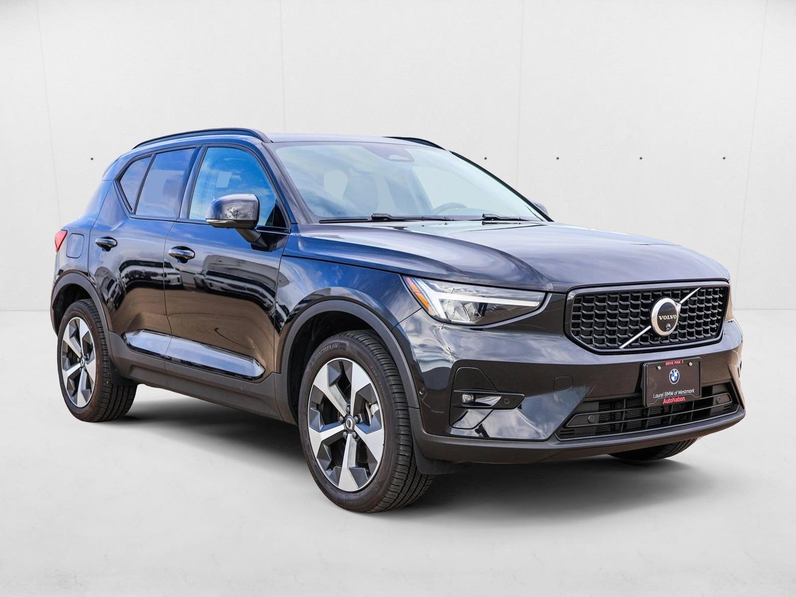 2024 Volvo XC40 Plus photo 3