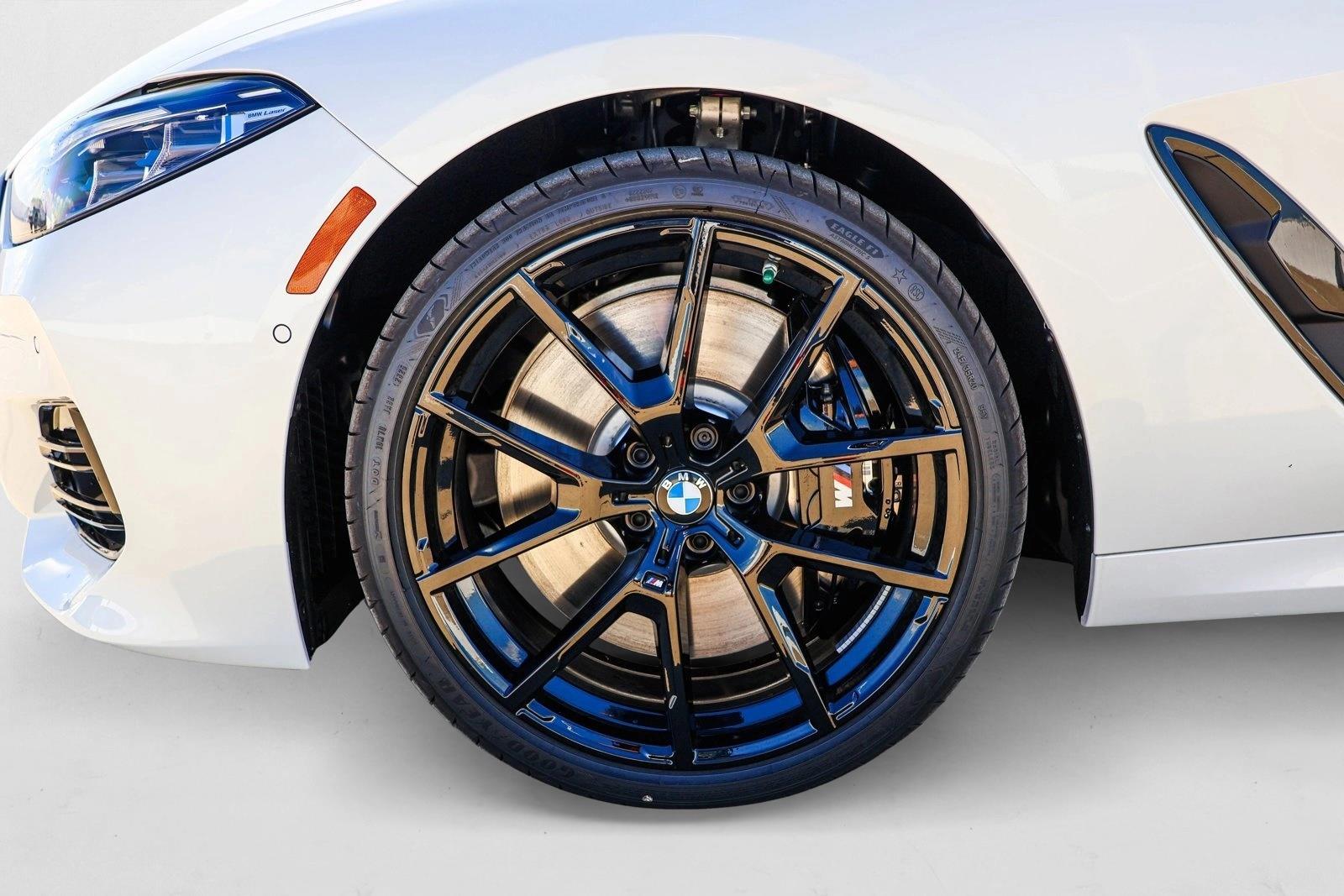 2026 BMW 8 Series 840i - Photo 9