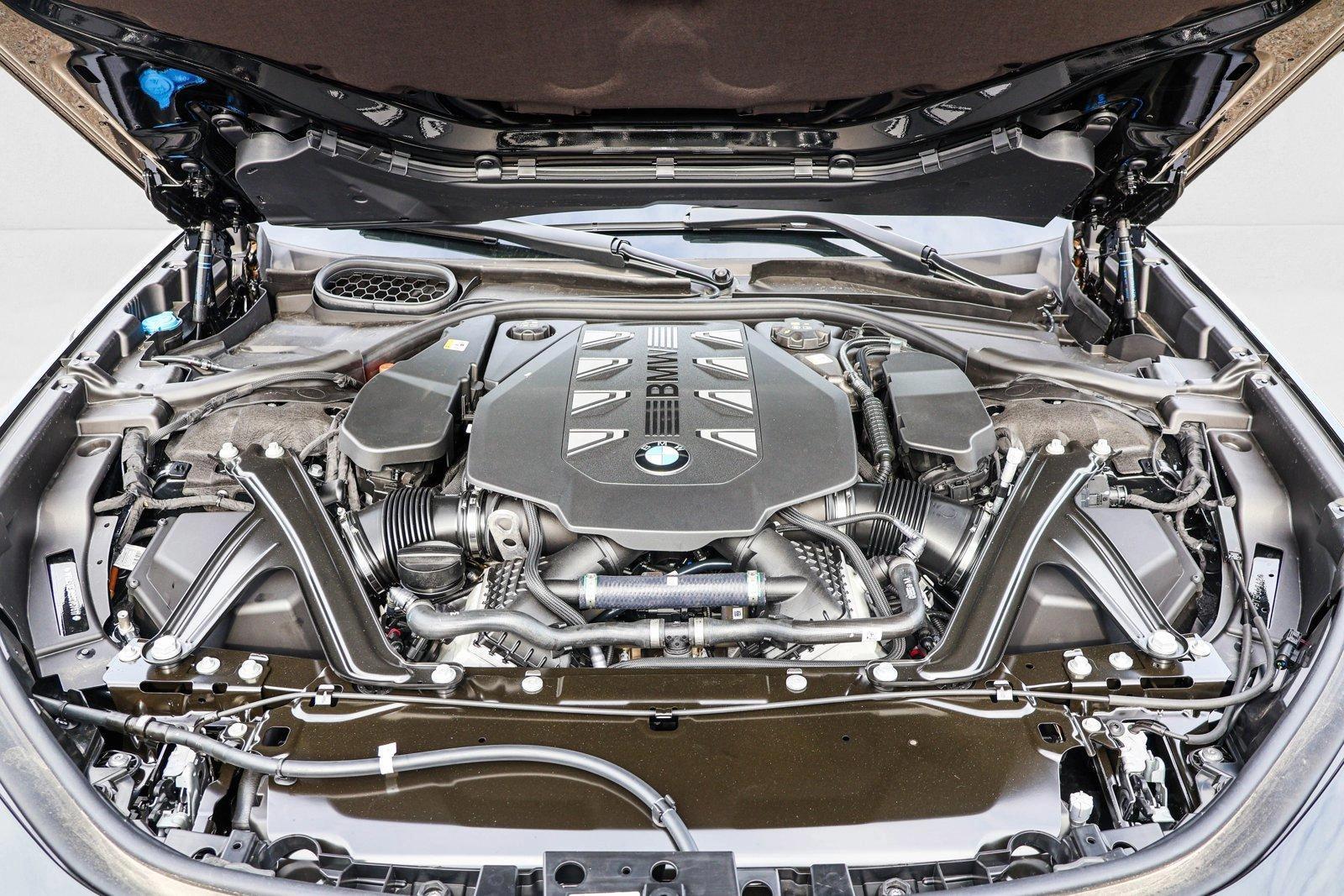 2025 BMW 7 Series 760i - Photo 27