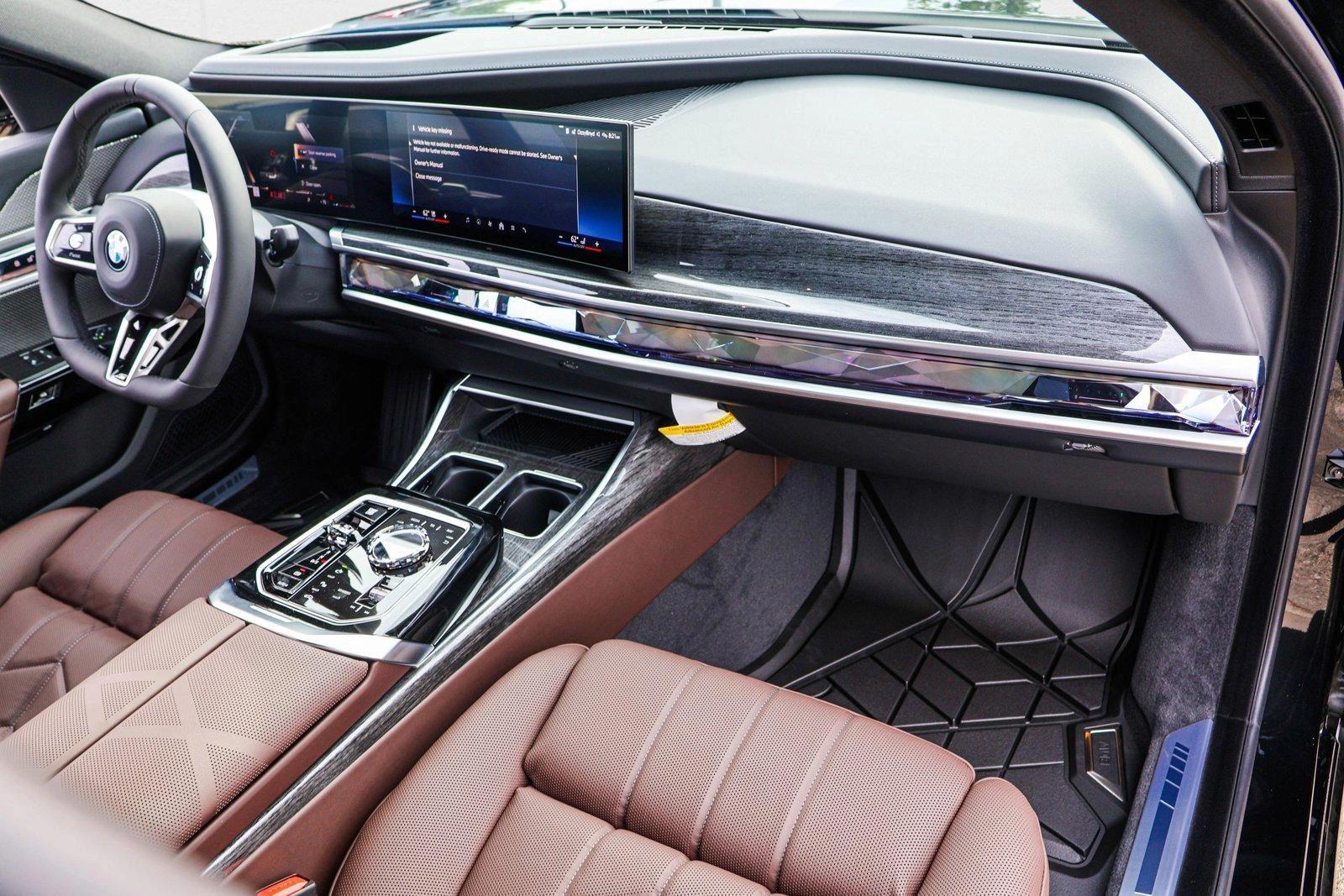 2025 BMW 7 Series 760i - Photo 25