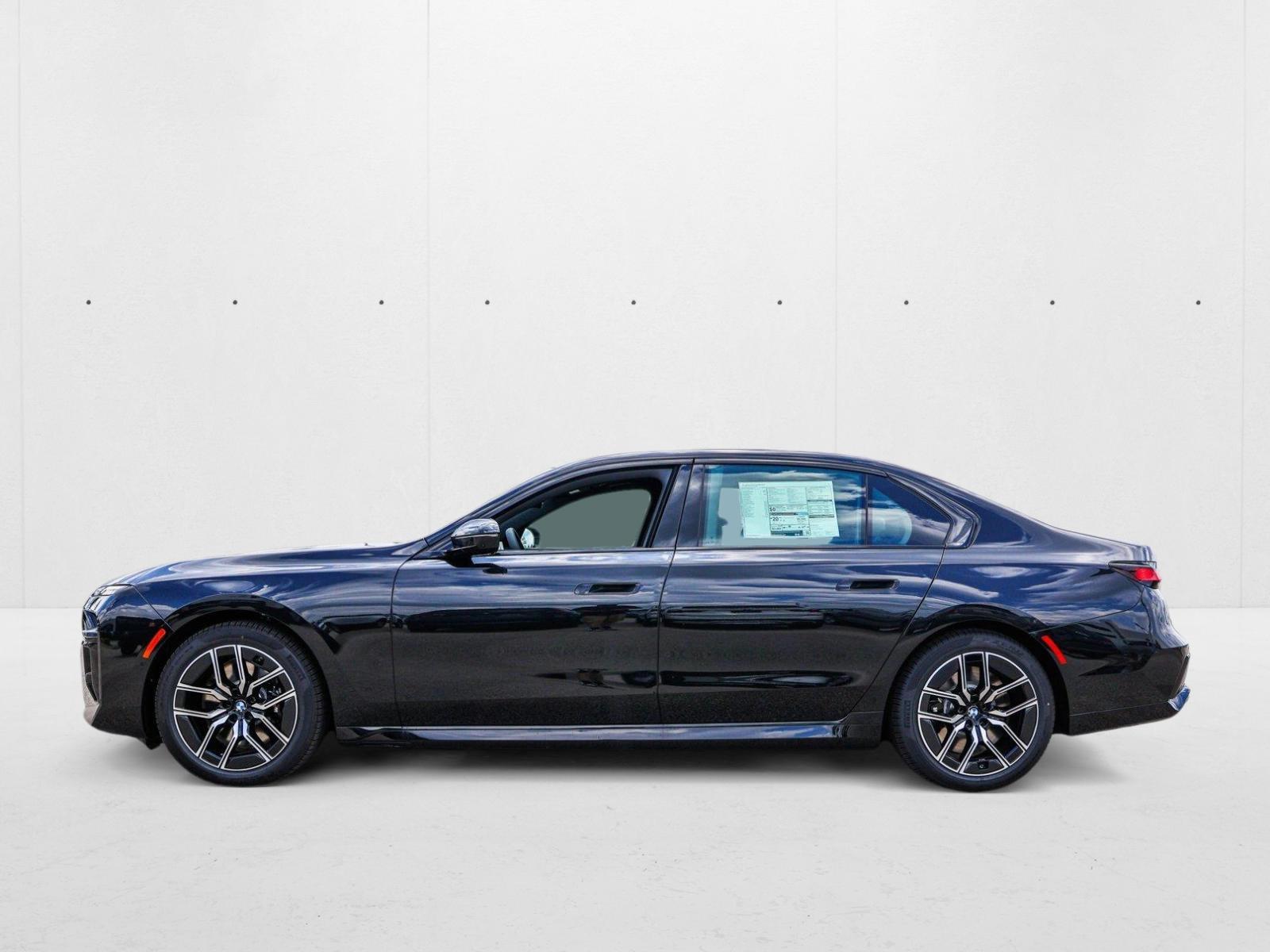 2025 BMW 7 Series 760i - Photo 8