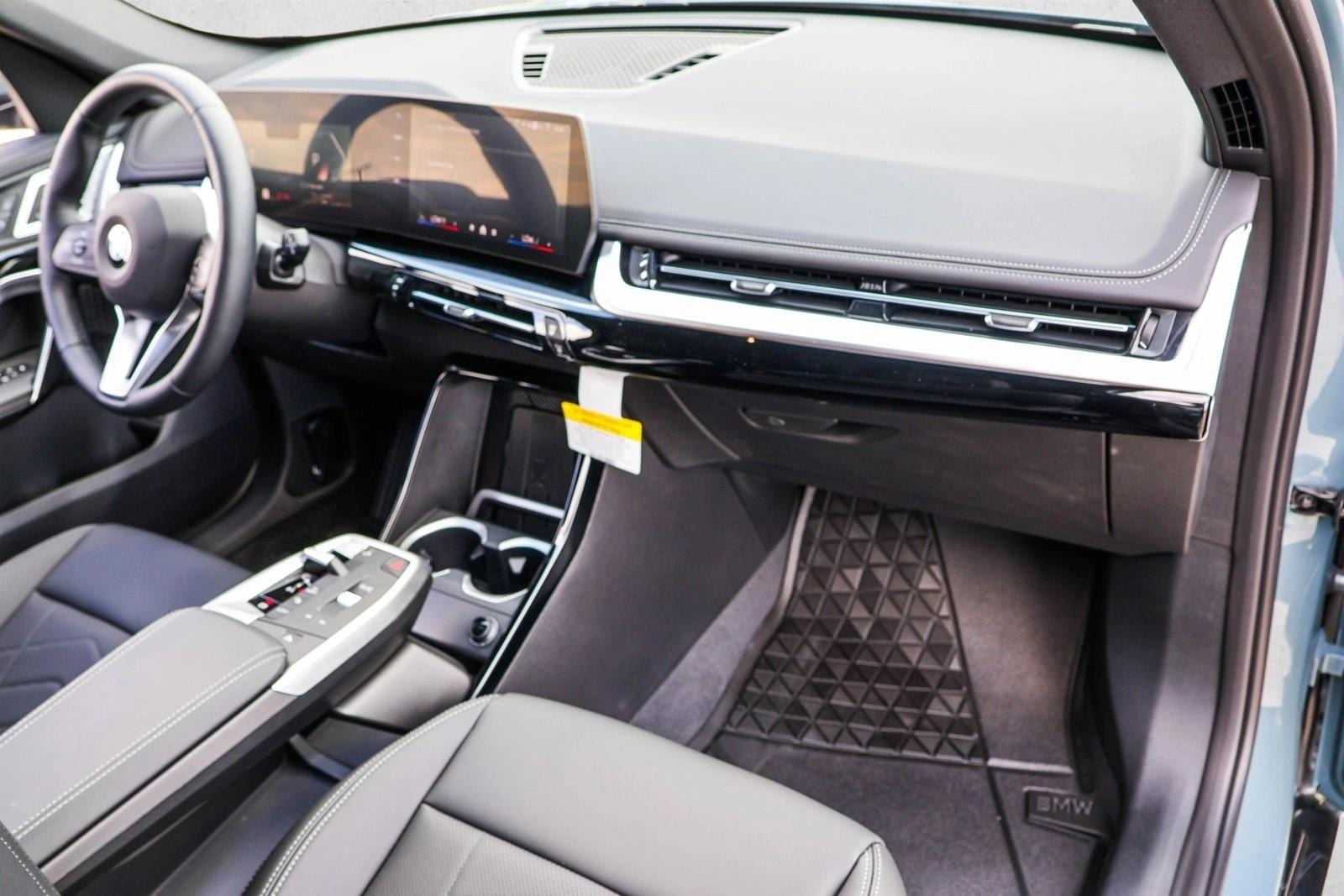 2025 BMW X1 28i - Photo 24