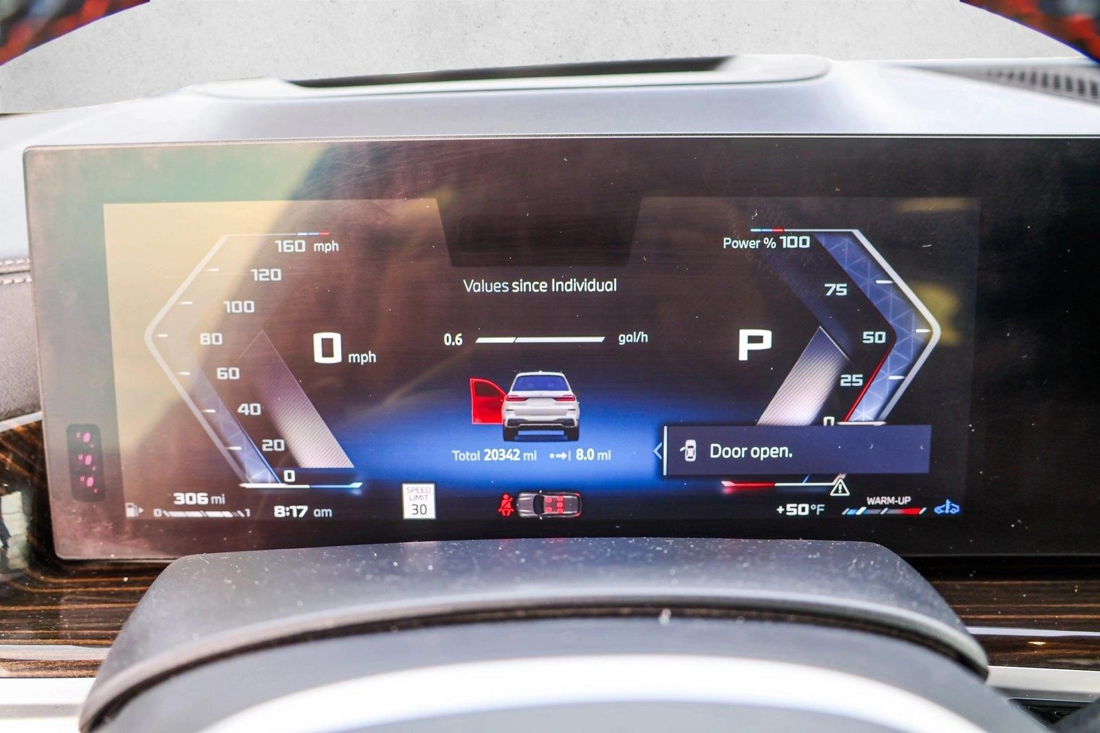 2025 BMW X7 - Image 15