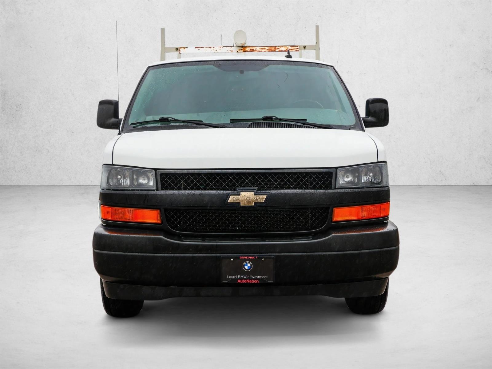 2018 Chevrolet Express 2500 Work Cargo Van photo 2