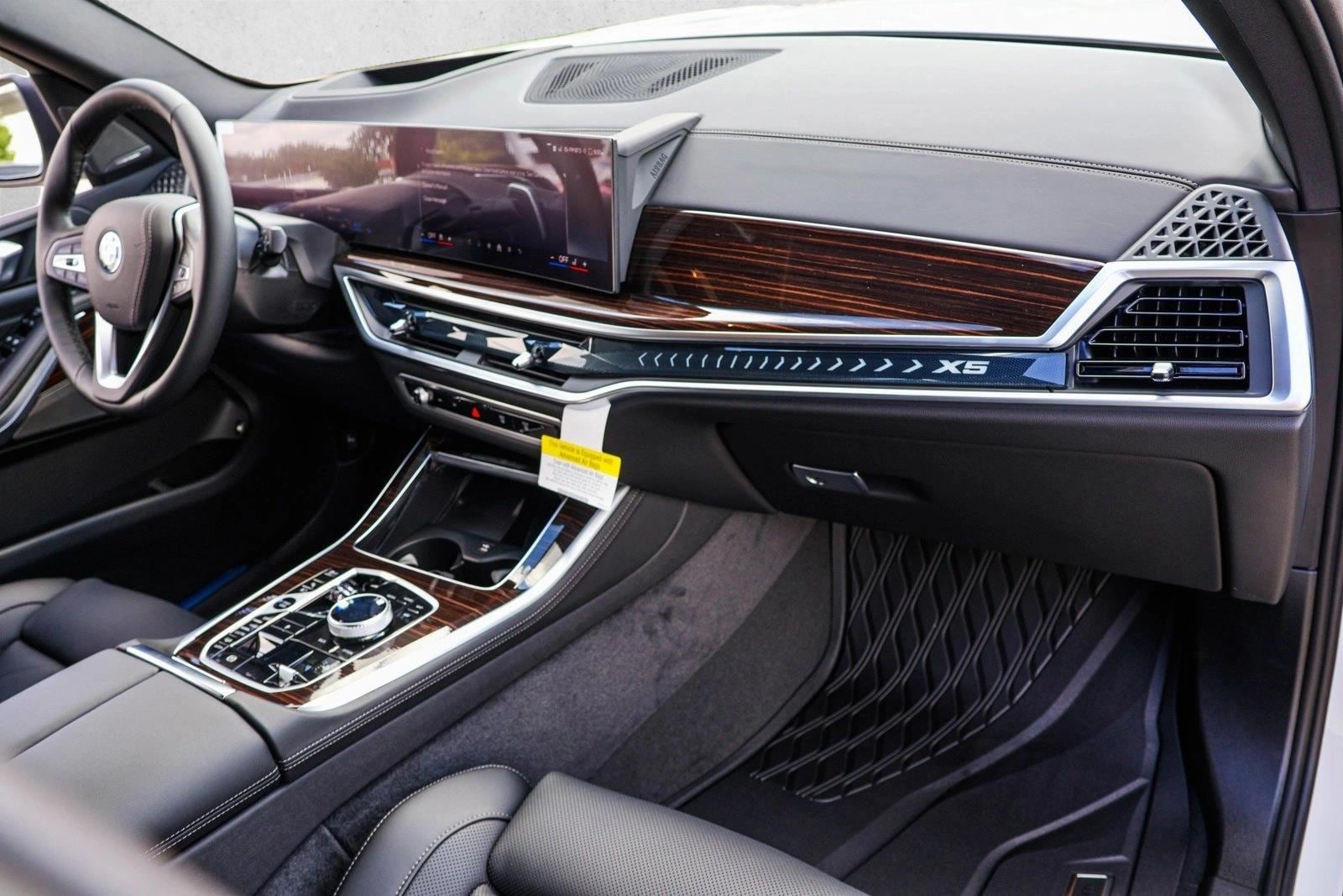 2026 BMW X5 50e - Photo 24