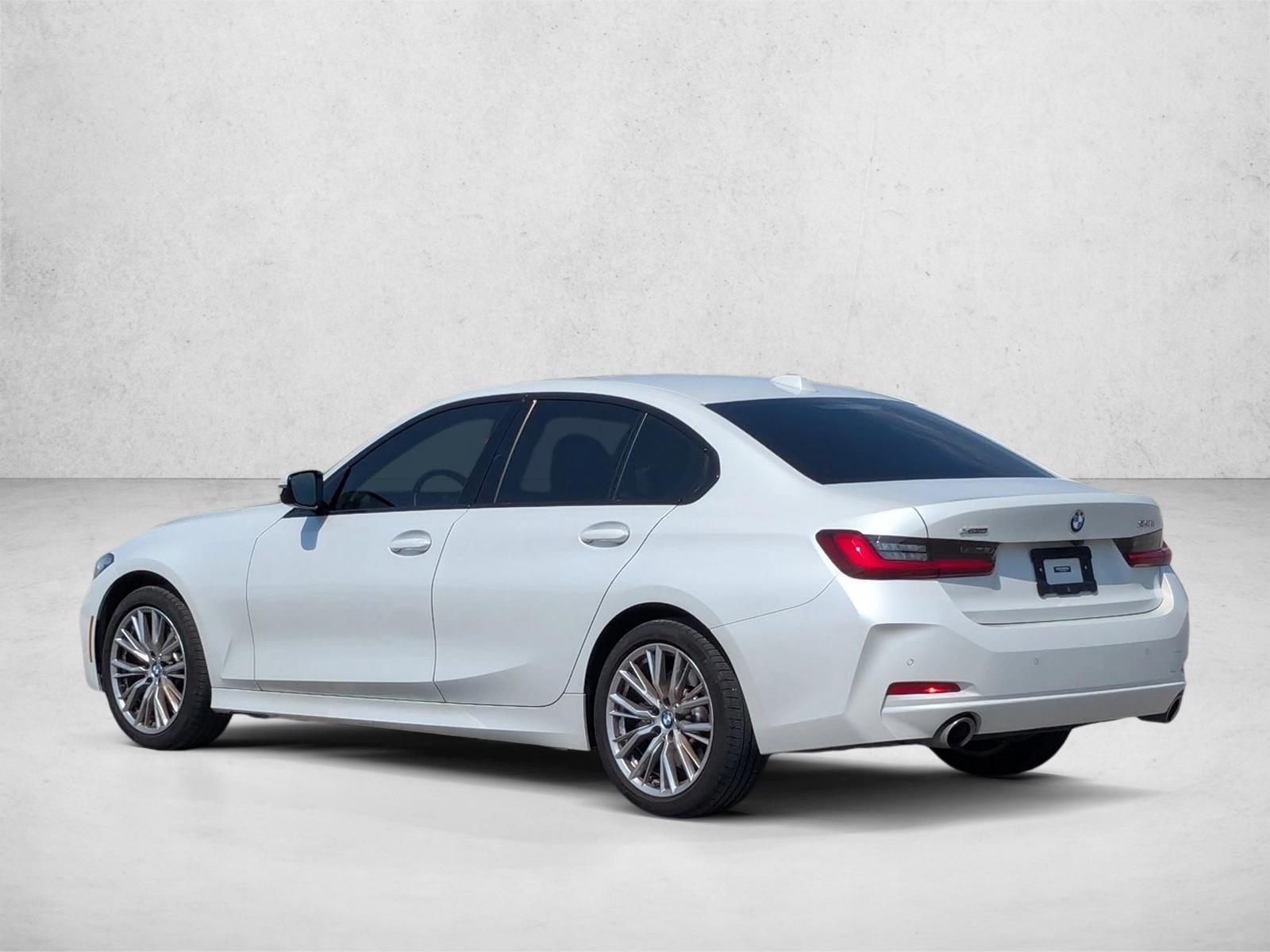 2023 BMW 330I - Image 3