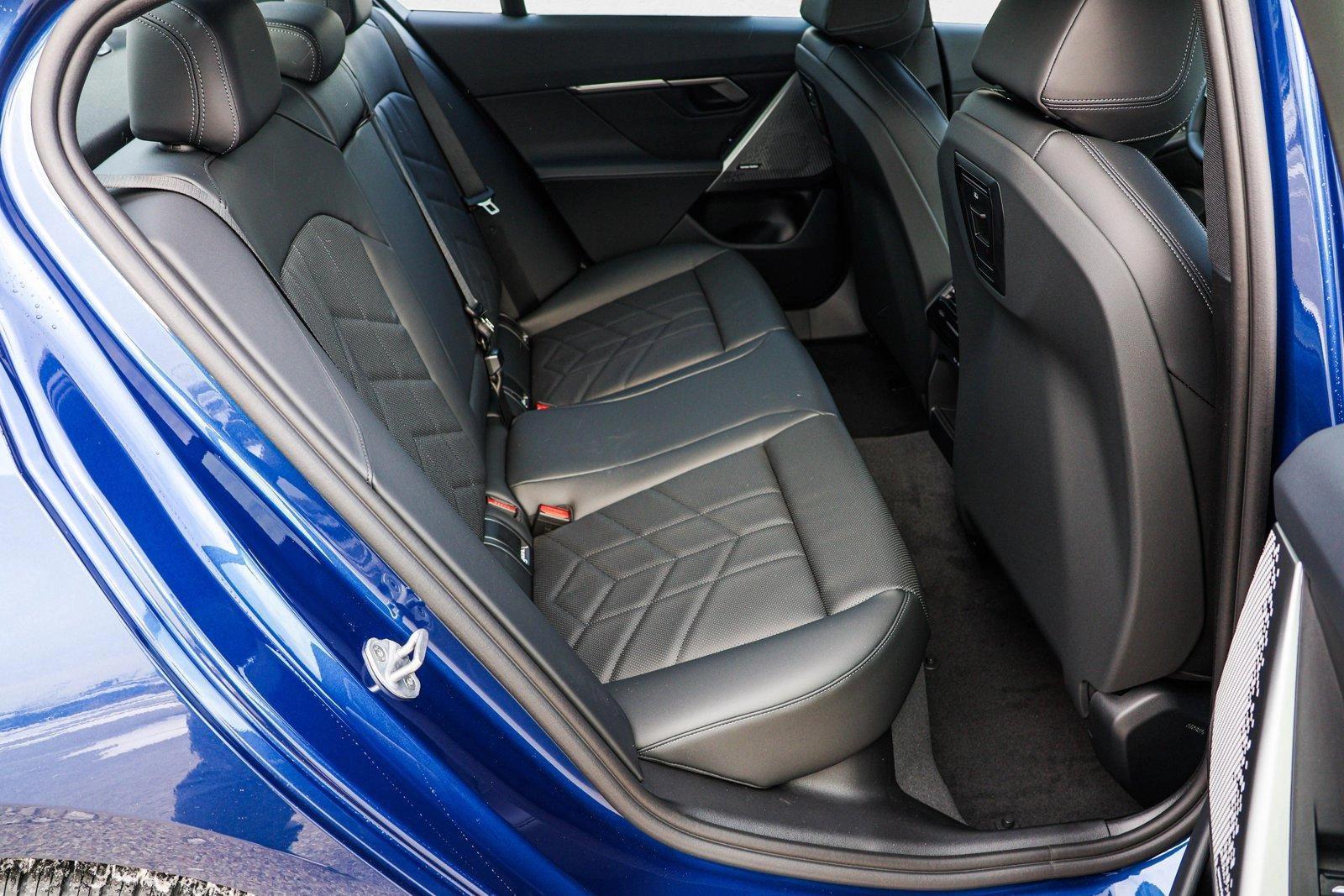 2025 BMW 530I - Image 23