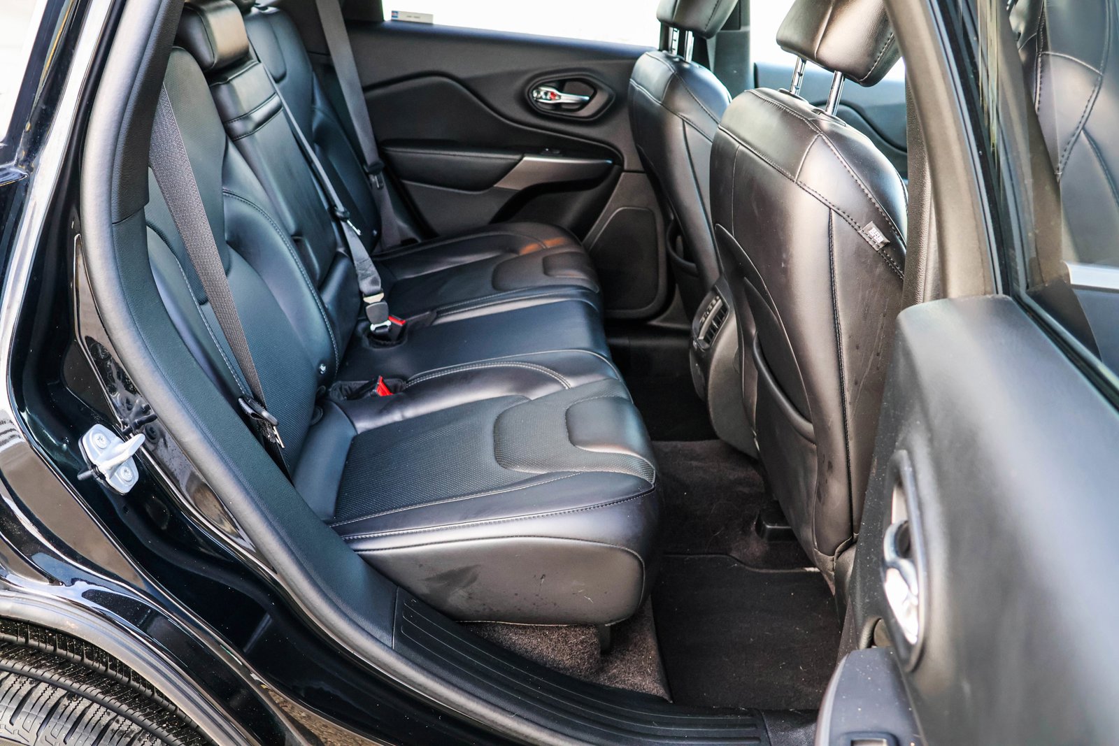 2019 JEEP CHEROKEE - Image 25