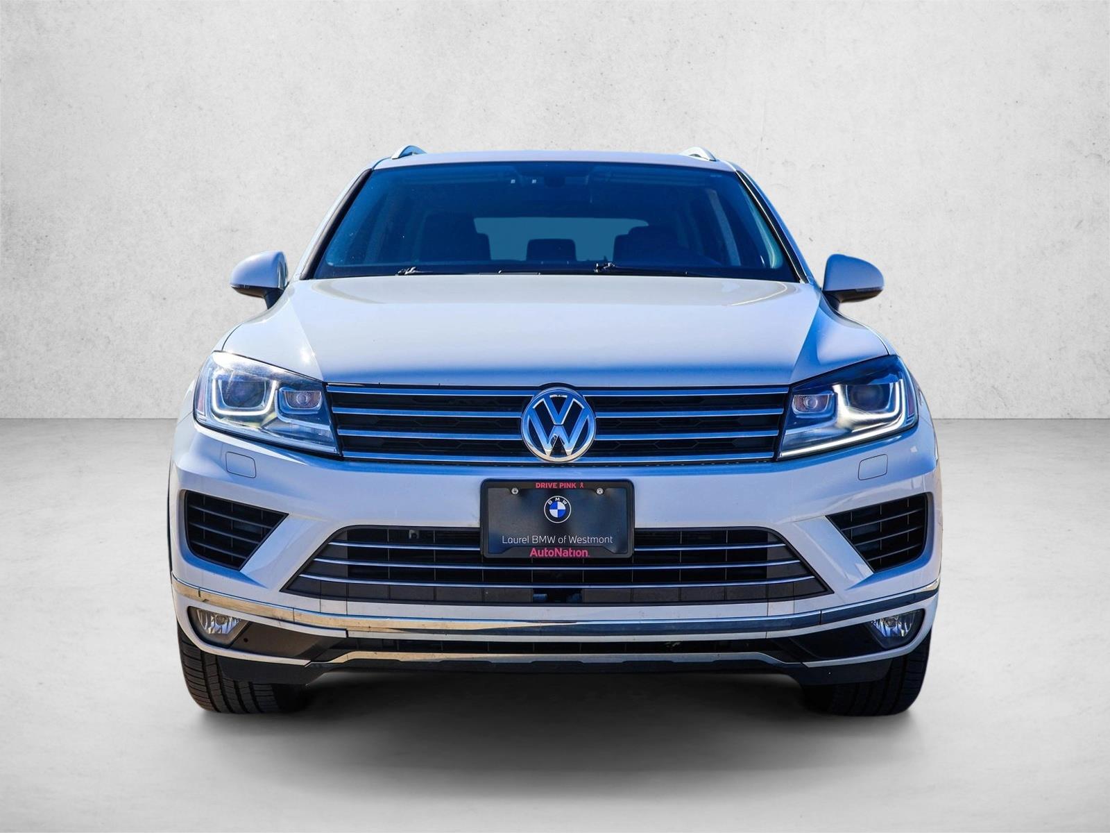 2015 Volkswagen Touareg V6 Sport photo 2