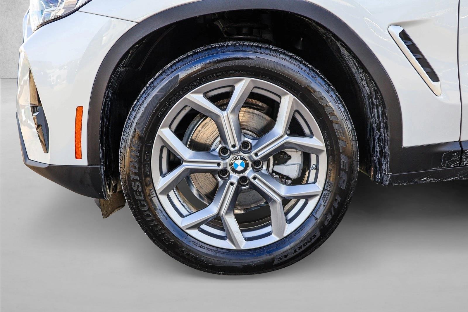 2025 BMW X4 - Image 9