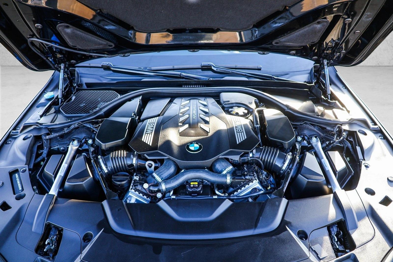 2022 BMW 750LI - Image 30