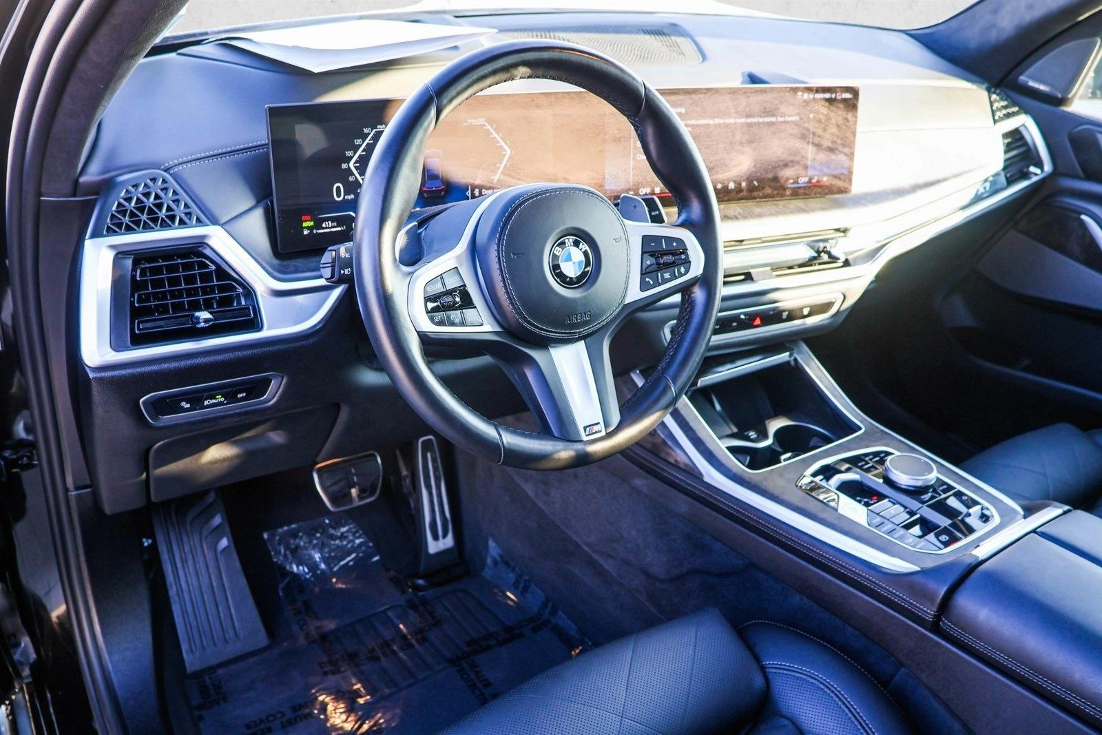 2025 BMW X7 - Image 10