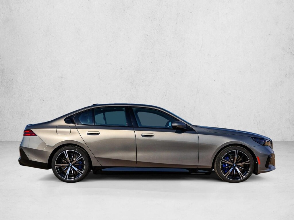 New 2027 BMW 550e xDrive Sedan