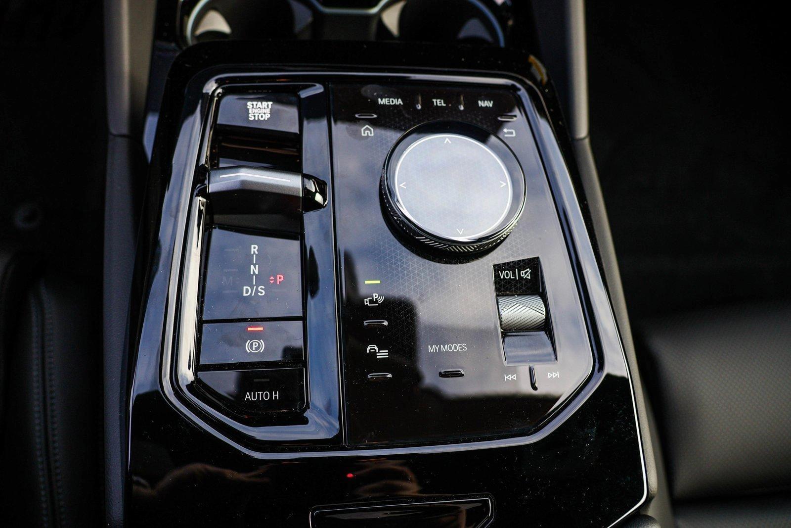 2025 BMW 530I - Image 19