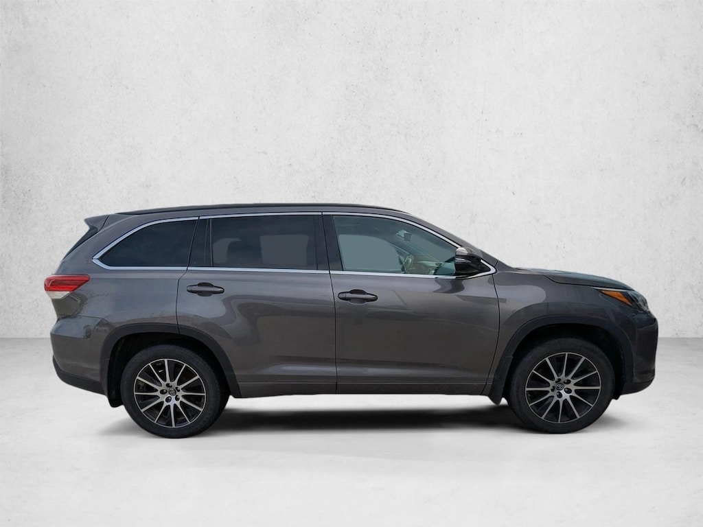 Used 2017 Toyota Highlander SUV